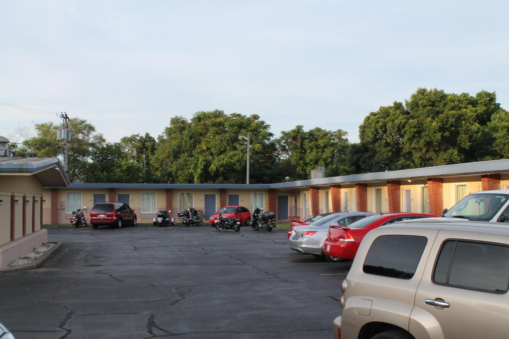 American Motor Inn - Rock Island Esterno foto